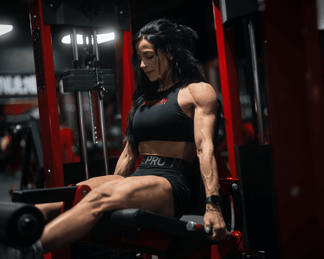 Lifter grinding through the last rep of a heavy squat