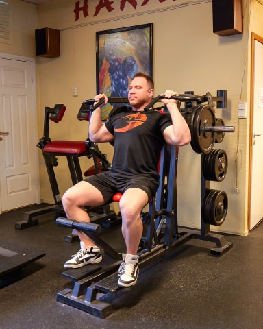 Shoulder Press Machine exercise demonstration