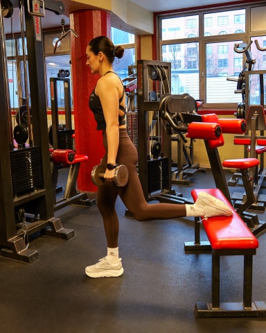 Bulgarian Split Squats Dumbbell exercise demonstration