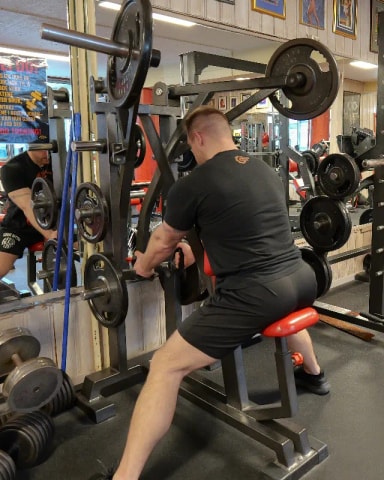 Chest Supported Row Machine exercise demonstration