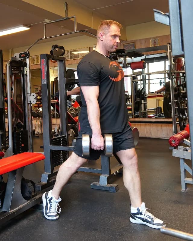 Dumbbell Lunges
