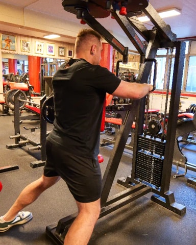 Reverse Pec Deck exercise demonstration