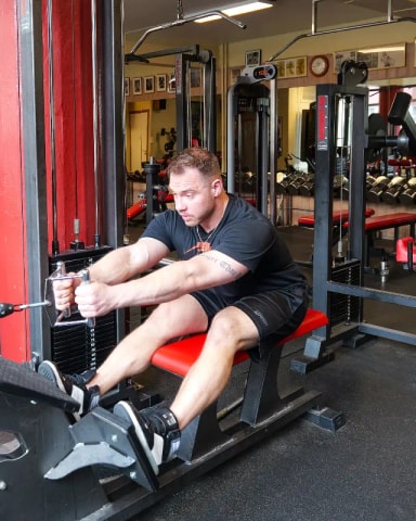 Cable Row Narrow Grip exercise demonstration