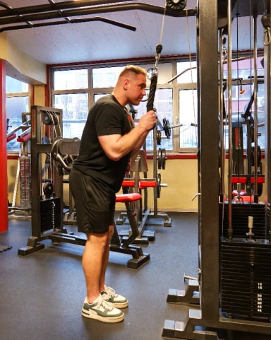 Triceps Pushdown Rope exercise demonstration
